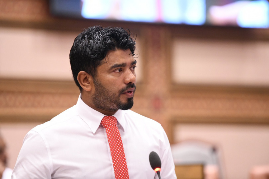 އެމްޑީޕީ ވަގުތީ ޗެއާޕާސަން ކަމަށް އިންތިހާބުވާ ވަރަށް ވޯޓް ލިބުނު ނަމަވެސް ޕާޓީގެ މަސްލަހަތު އިސްކޮށް އިންތިހާބުގައި ވާދަކުރިކުރުން ވައްޑެ ދޫކޮށްލައިފި
